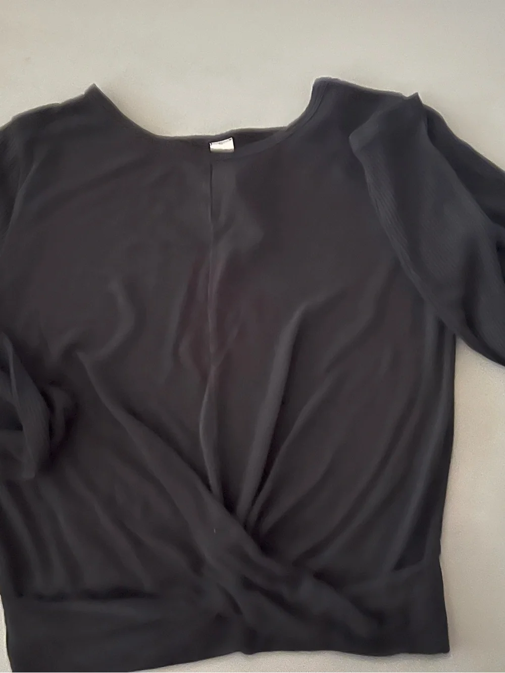 ALO Yoga Black Rib-Sleeve Light Shirt
